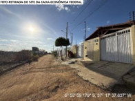 Casa com 2 quartos, 2 banheiros e 1 vaga de garagem