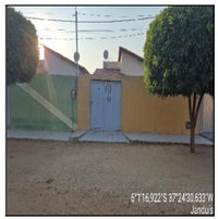Casa com 62,57m² de área privativa e terreno de 180m²
