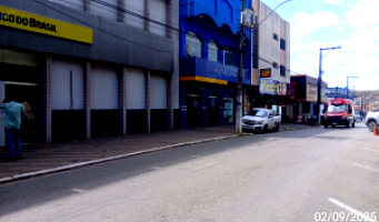 Prédio Comercial com Locação Simultânea em Itapeva