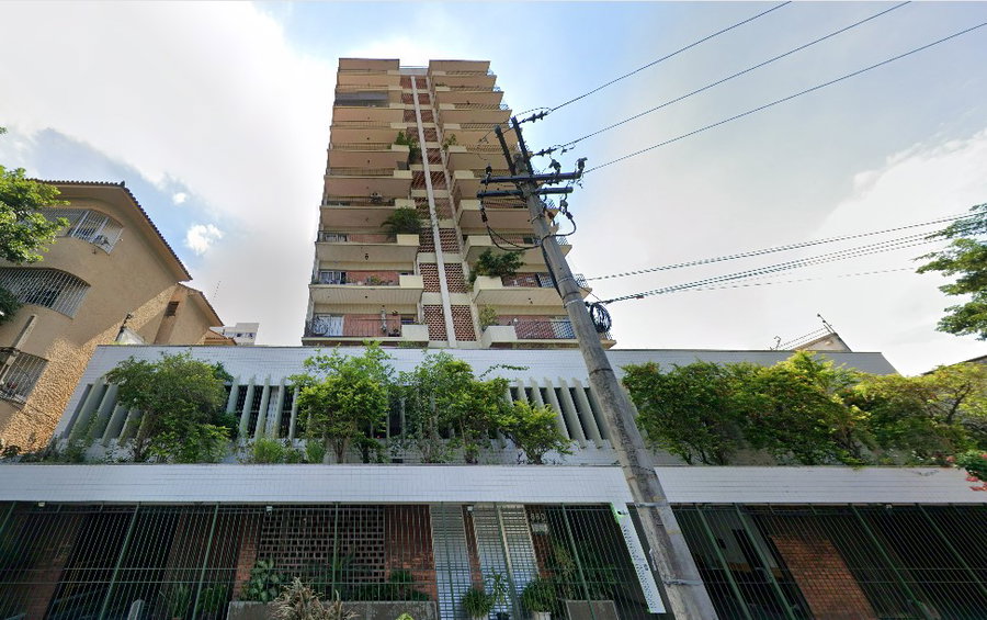 Apartamento 2 Quartos com Garagem em Ótima Localização