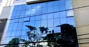 Apartamento moderno com 1 vaga de garagem em leilão