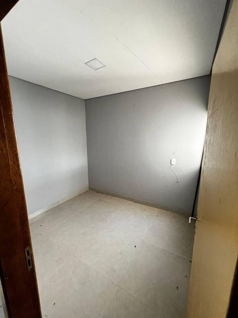 Casa com 2 quartos, 1 banheiro, 52,38m² construída, desocupada