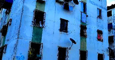 Apartamento com 2 Quartos e Área Privativa em Lauro de Freitas