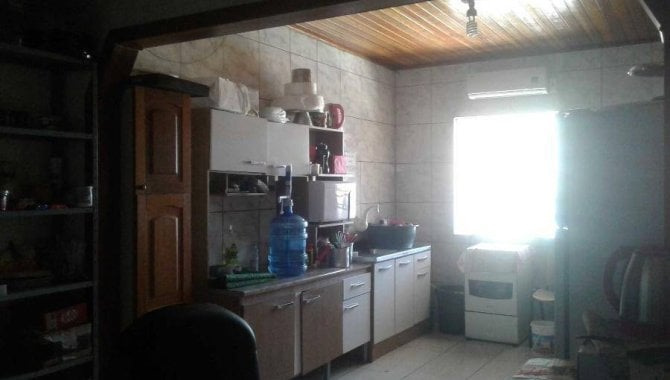 Casa com 3 quartos, 2 banheiros e 1 vaga de garagem