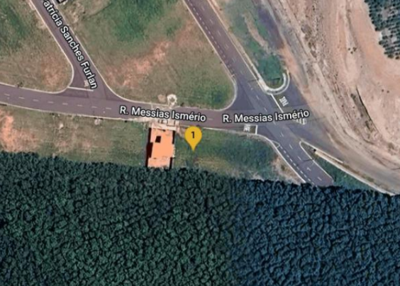 Terreno desocupado com 200m², ideal para construção