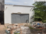 Edificação comercial com 240m² e benfeitorias