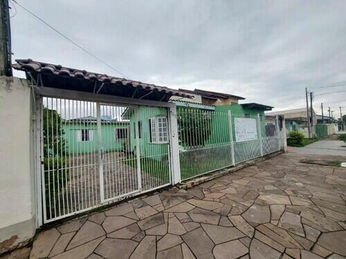 Casa padrão com 4 quartos e 3 banheiros em Canoas, RS