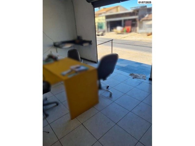 Galpão e Loja Comercial em Terreno de 350m² - Brasília/DF