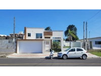 Casa com 3 quartos, 182m² construídos, ocupada