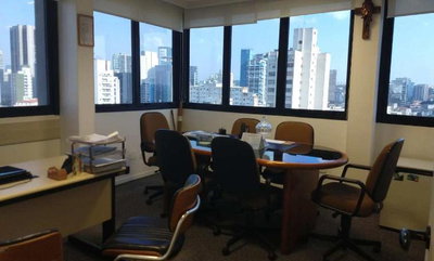 Sala comercial com 343,76 m² e 5 vagas de garagem