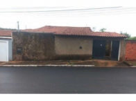 Casa com 196,08m² de área construída em terreno de 360m²