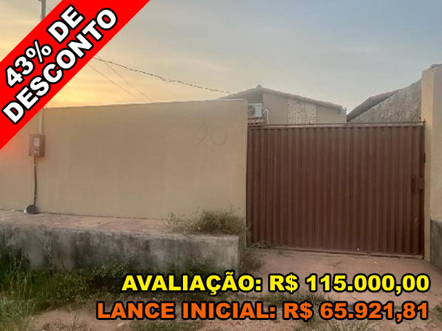 Casa com 2 quartos, 2 banheiros, 2 vagas e 65m² construída