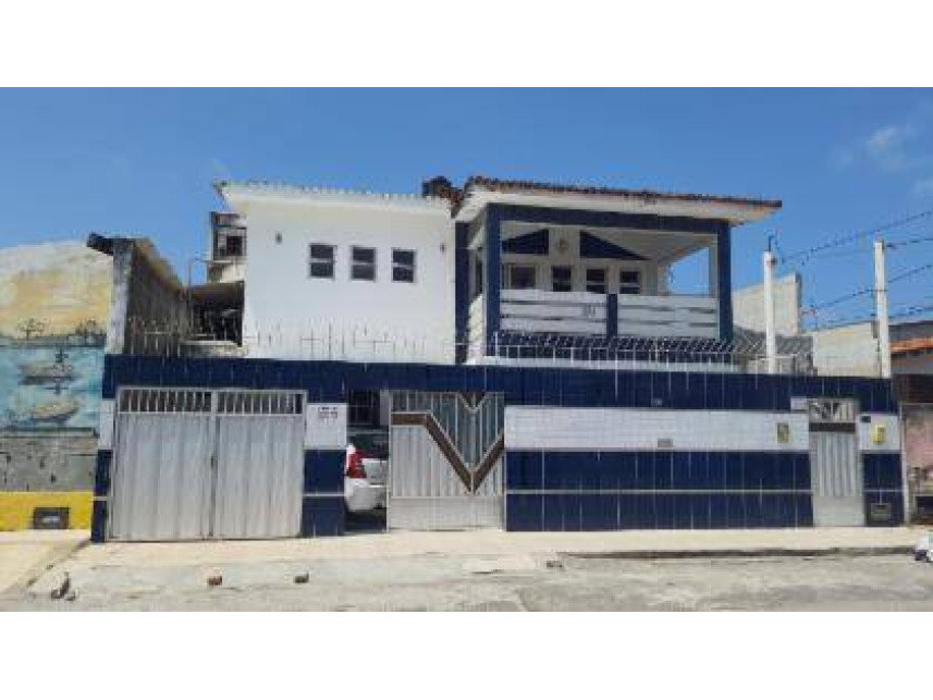 Casa ocupada com 262 m² construídos