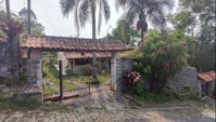 Casa com 3 dormitórios e piscina em Mairipor - SP