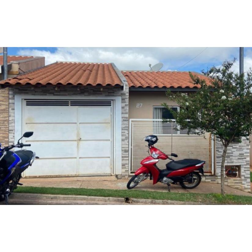 Casa com 96m² em Condomínio Fechado