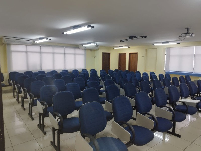 Sala Comercial com 129,615m², 4 banheiros, 1 cozinha, desocupada