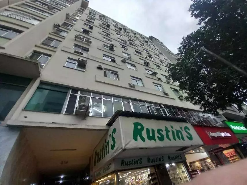 Loja Desocupada em Leilão no Catete, Rio de Janeiro