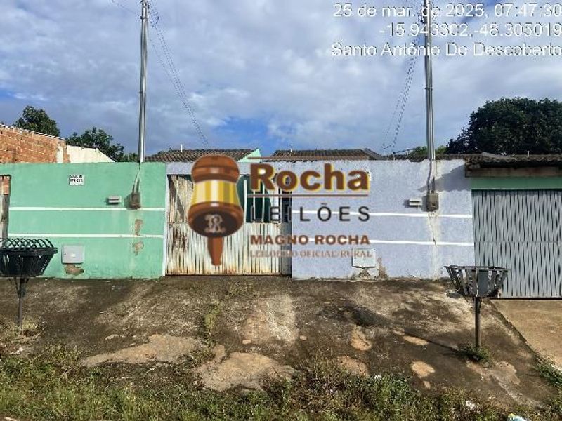 Casa com 2 quartos, varanda e área privativa de 64,8 m²