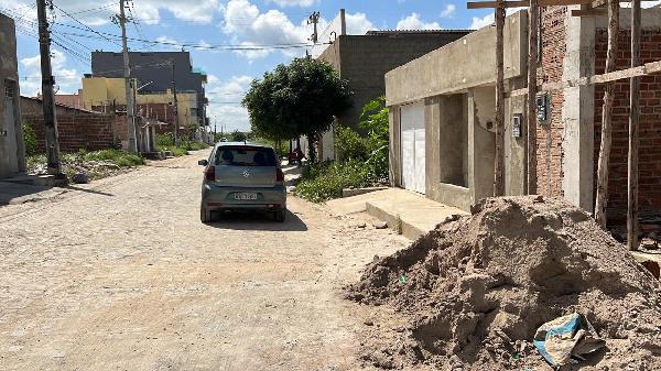 Casa com 2 quartos e 69,99m² de área total