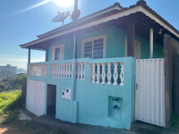 Casa com 120m² de área construída em terreno de 170m²