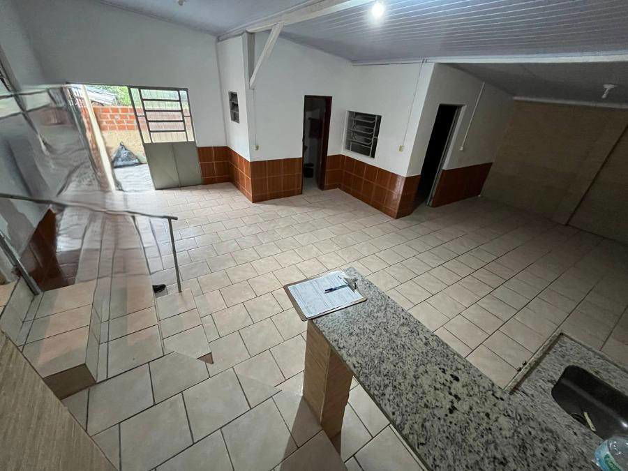Casa padrão com 1 vaga de garagem, 173m² construída, ocupada