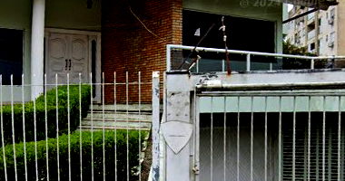 Casa ampla com 512m² construída, 588m² terreno, desocupada