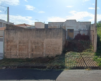 Casa com 250m² em terreno plano, desocupada