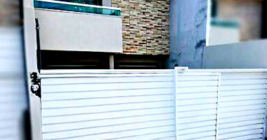 Casa Duplex com Garagem Coberta em Lauro de Freitas/BA