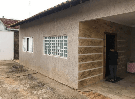 Casa com 2 quartos, 1 banheiro e 205m² de área construída