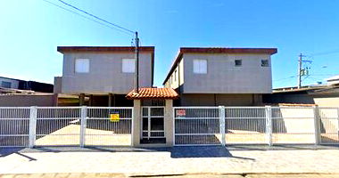 Casa Ocupada com 3 Dormitórios e 2 Banheiros em São Vicente