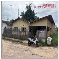 Casa com 2 quartos e 42 m², desocupação não informada