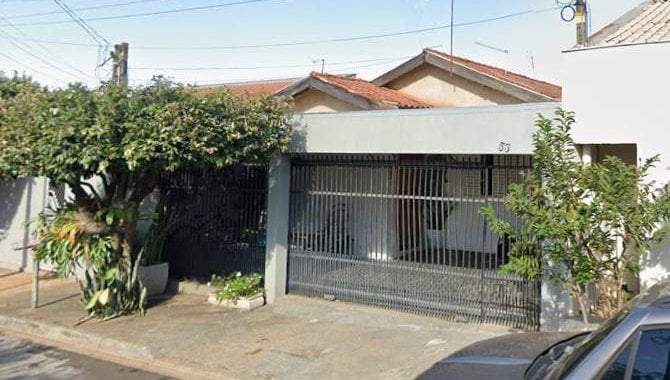 Casa com 3 quartos e 2 banheiros, 157 m², ocupada