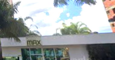 Apartamento com 2 Box de Garagem no Ed. Invent Max