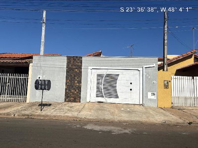 Casa com 3 quartos, 2 banheiros e 55,59 m²