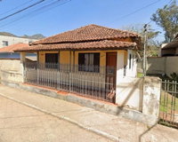 Casa com 3 Quartos e Terreno em Piranguçu-MG | Oportunidade Próxima à Prefeitura