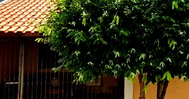 Casa com 2 quartos, garagem e 82,23m² construída, imóvel ocupado