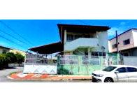 Casa de 2 pavimentos com 4 quartos e 2 banheiros - Serra/ES