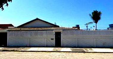 Casa padrão 3 quartos 4 banheiros 297m² ocupada