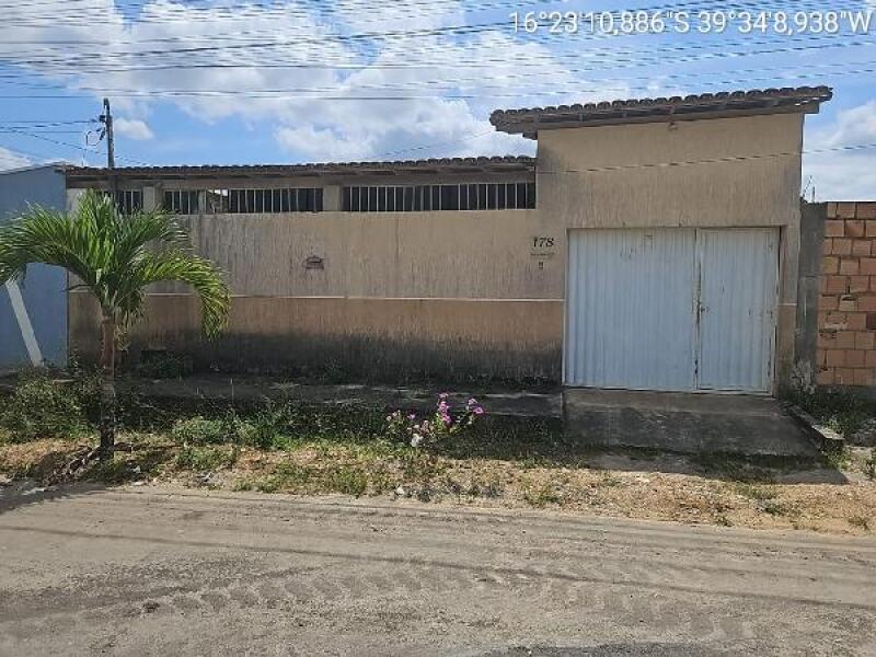 Casa com 3 quartos, 2 banheiros e 1 vaga de garagem