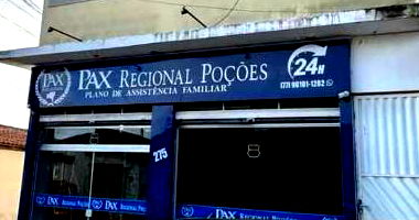 Casa com 241m² construída em Poções/BA