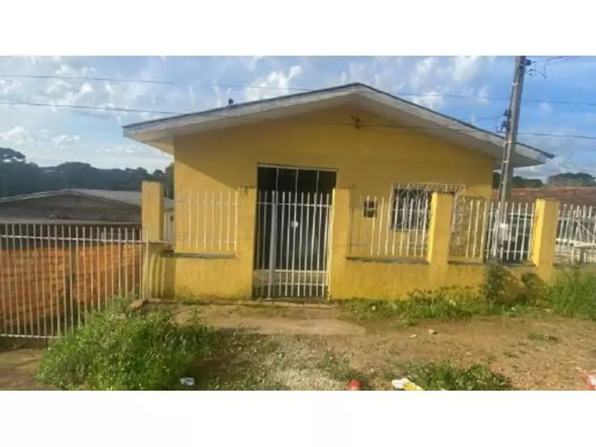 Casa em leilão com 4 quartos e 3 banheiros
