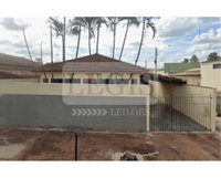 Casa com 132m² de terreno, desocupada, ideal para investimento