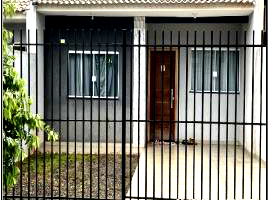 Casa com 2 quartos, banheiro, área de serviço e cozinha, 67,2m² construída