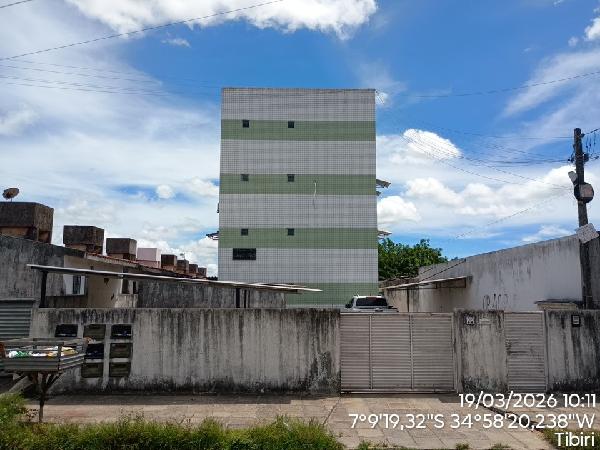 Apartamento com 2 quartos, 2 banheiros e 1 vaga de garagem