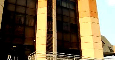 Sala comercial com 48m² privativos, 1 vaga, desocupada