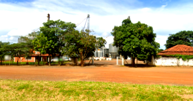 Ampla Fazenda Rural com Unidade de Cereais, 5 cômodos e 9,57 ha de terras