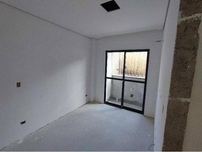 Casa 3 pavimentos em construção com vaga de garagem