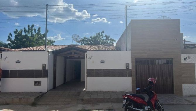Casa com 2 quartos em Patos, PB