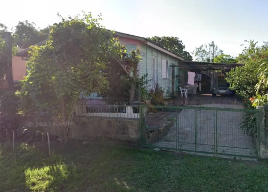 Casa com 3 quartos e 2 banheiros em terreno de 253,12m²