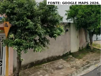 Casa inacabada com 1 banheiro em terreno de 125 m²